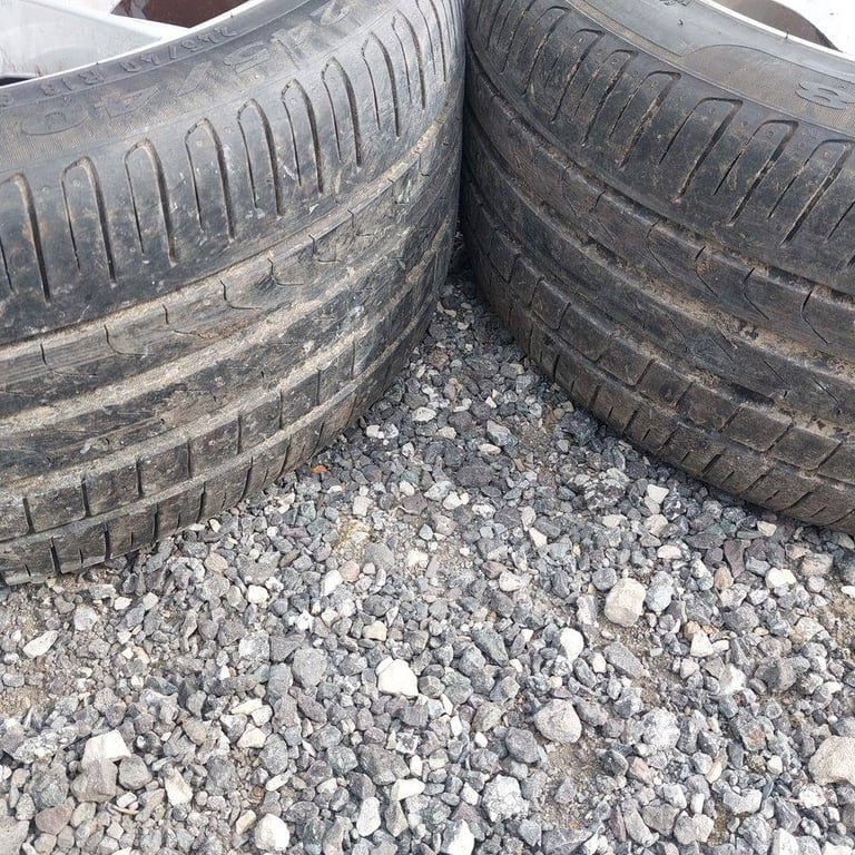 Genuine 20 inch landrover rangerover alloy wheels decent tyres may fit Vw t5 t6?