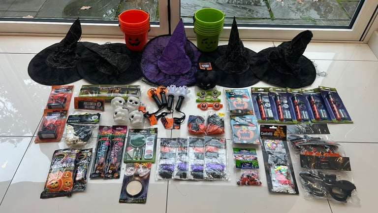 Job Lot off Halloween Decorations and Accessories 