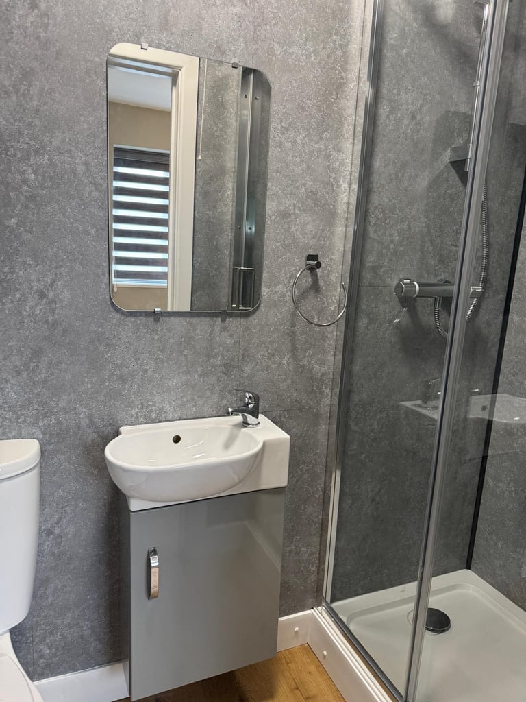 Furnished room to Let – Shared 4-Bedroom House, Oldbury B68