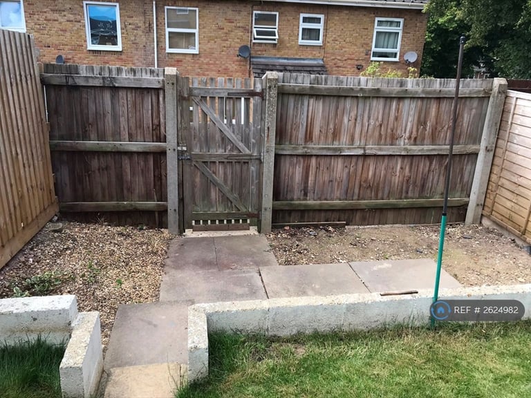 3 bedroom house in Launcelot Close, Andover, SP10 (3 bed) (#2624982)