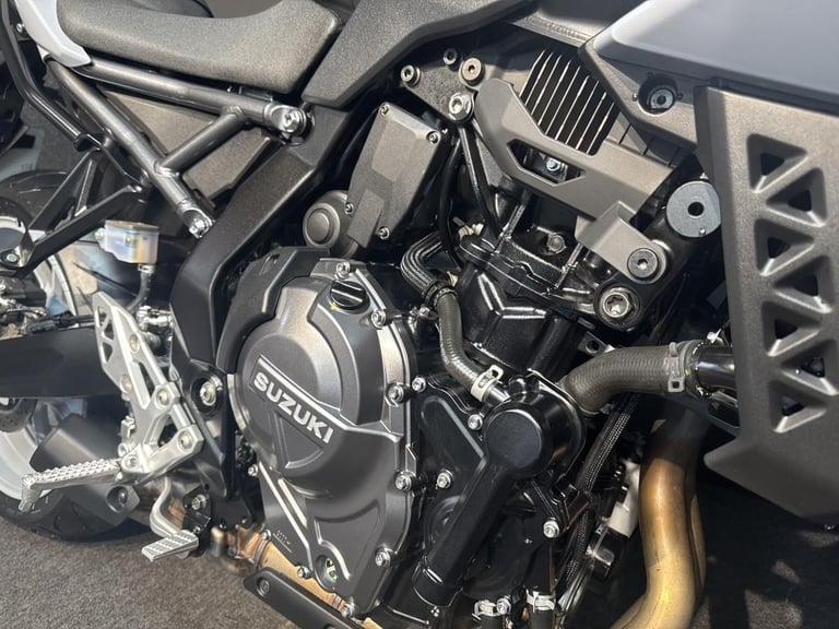 Suzuki GSX-8S Motorcycle Grey 611 Miles