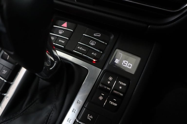 2019 D PORSCHE MACAN 3.0T V6 S SUV 5DR PETROL PDK 4WD EURO 6 (S/S) (354 PS)