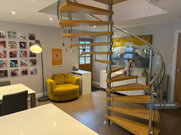 3 bedroom house in Castle Hill, Lostwithiel, PL22 (3 bed) (#2681414)