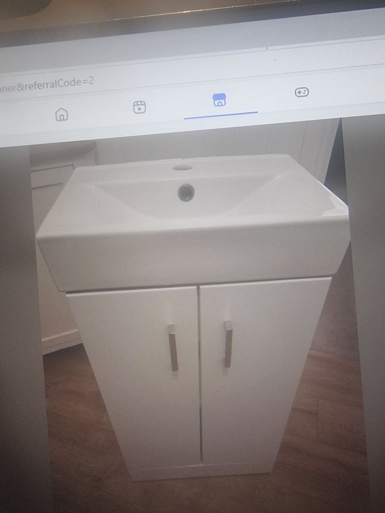 Sink and vanity 450mm