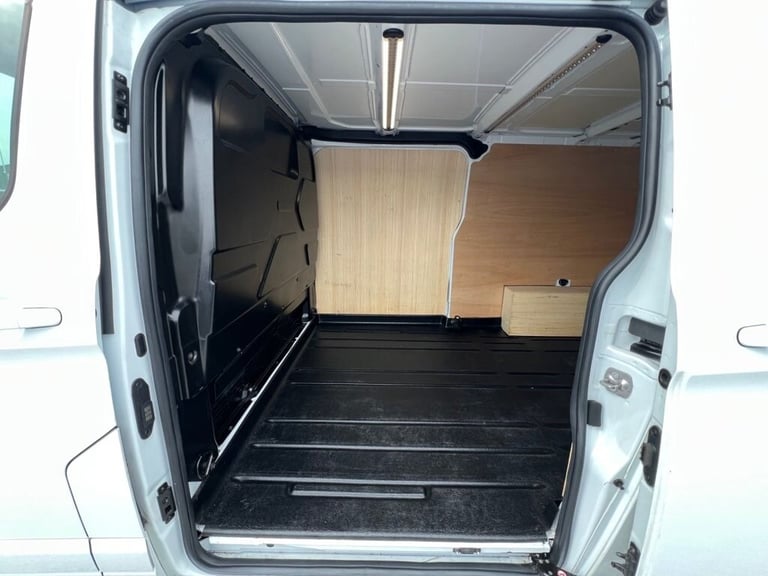 2023 Ford Transit Custom 2.0 300 EcoBlue Limited Panel Van 5dr Diesel Manual L2 H1 Euro 6 (s/s) (...