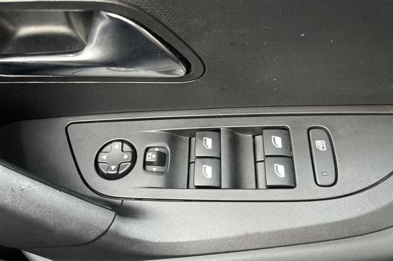 2024 Peugeot 2008 1.2 PureTech 130 Allure 5dr HATCHBACK PETROL Manual