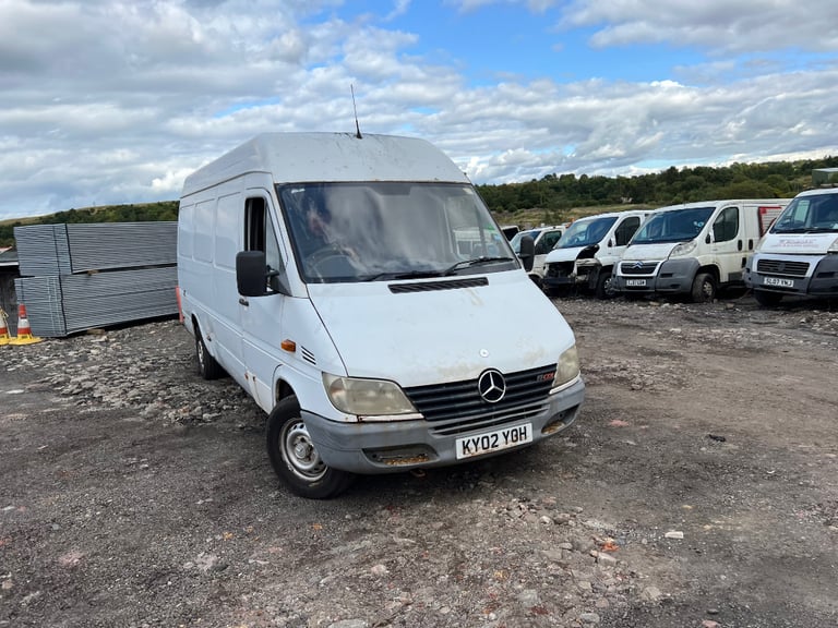 Mercedes-Benz sprinter breaking 