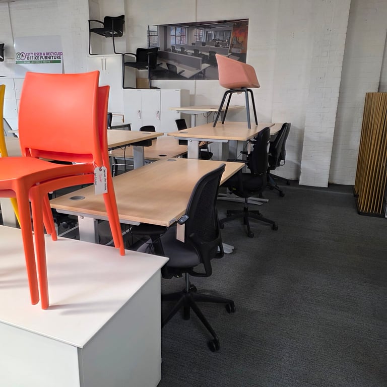 ♻️Used Office Furniture! Chairs and Table, desks, chairs and much more! Delivery Nationwide 🚚