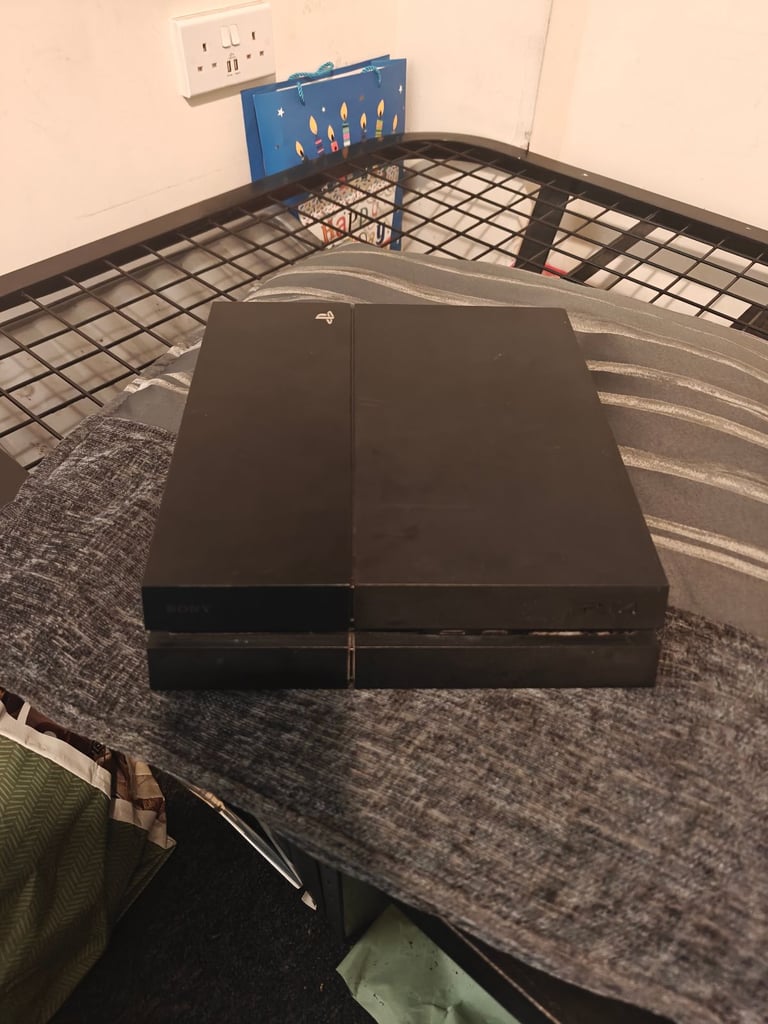 Ps4 with wired controller 