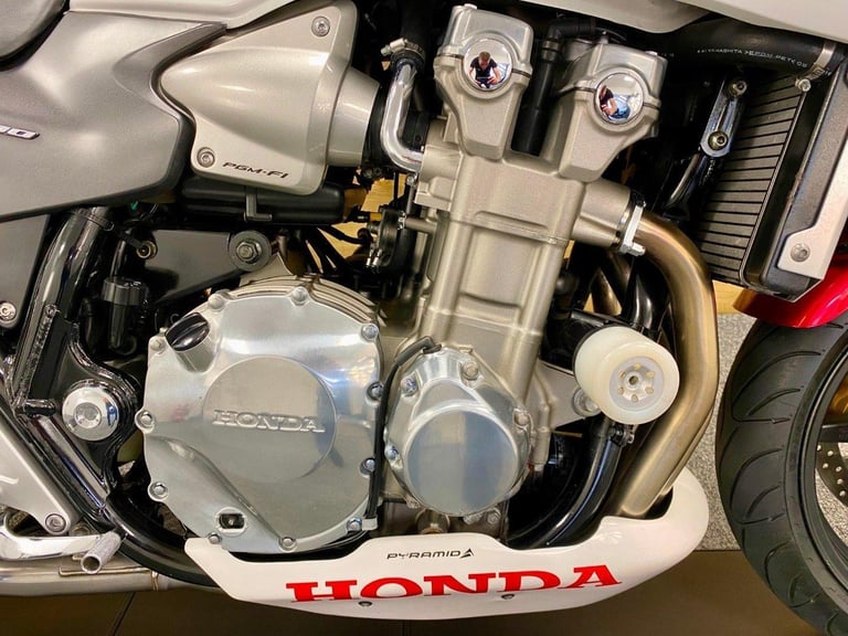 Superb 2007 Honda CB1300S, Only 13,019 FSHOM, 3 owners from New, Stunning! 