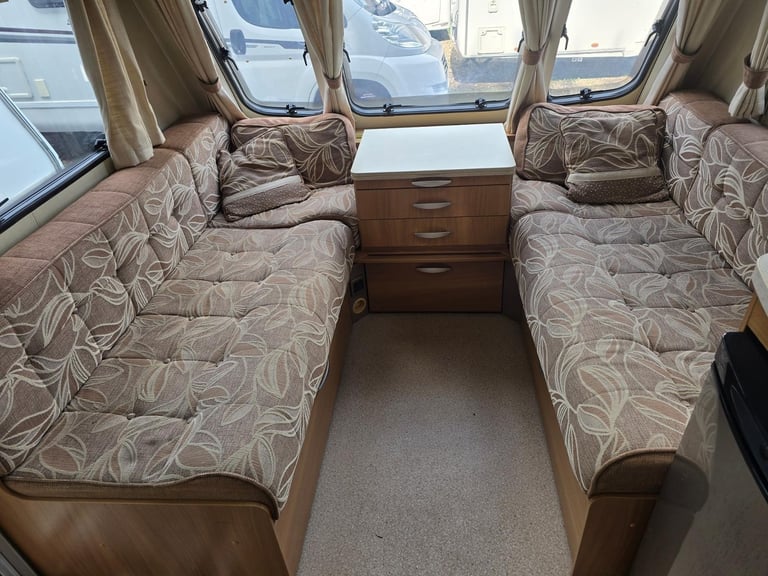 2011 Swift Charisma 545 4 Berth Double Dinette Caravan, Motor Mover
