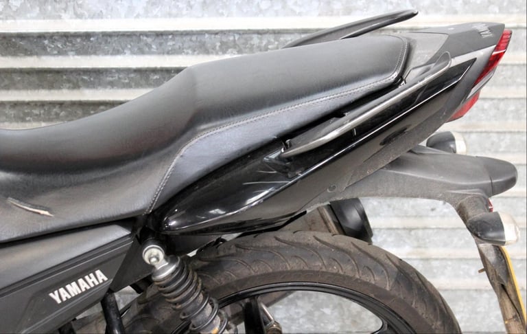 2018 18 YAMAHA YS 125 LEARNER LEGAL TRADE SALE BLACK 28K MILES NEW MOT YS125 YBR