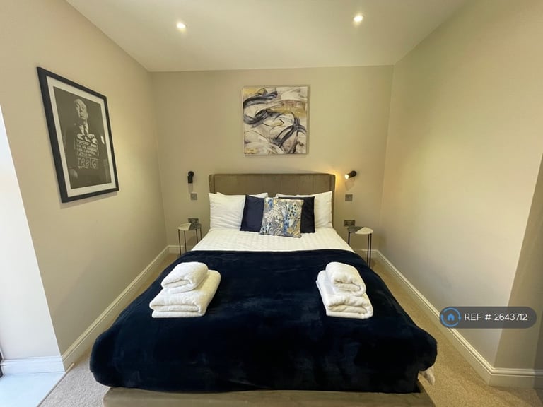 1 bedroom flat in Park Cross Street, Leeds, LS1 (1 bed) (#2643712)
