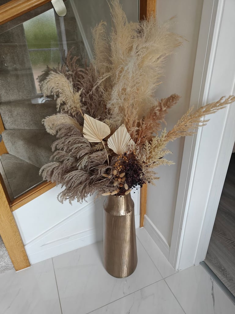 Dried flower ornament