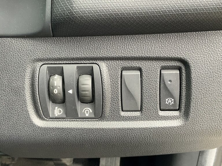 2023 Renault Clio DCI 90 Hatchback Diesel Manual