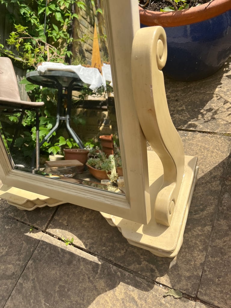 Freestanding heavy duty  mirror 