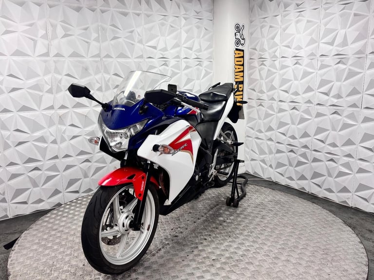 2015 Honda CBR250R | *WARRANTY PROVIDED*
