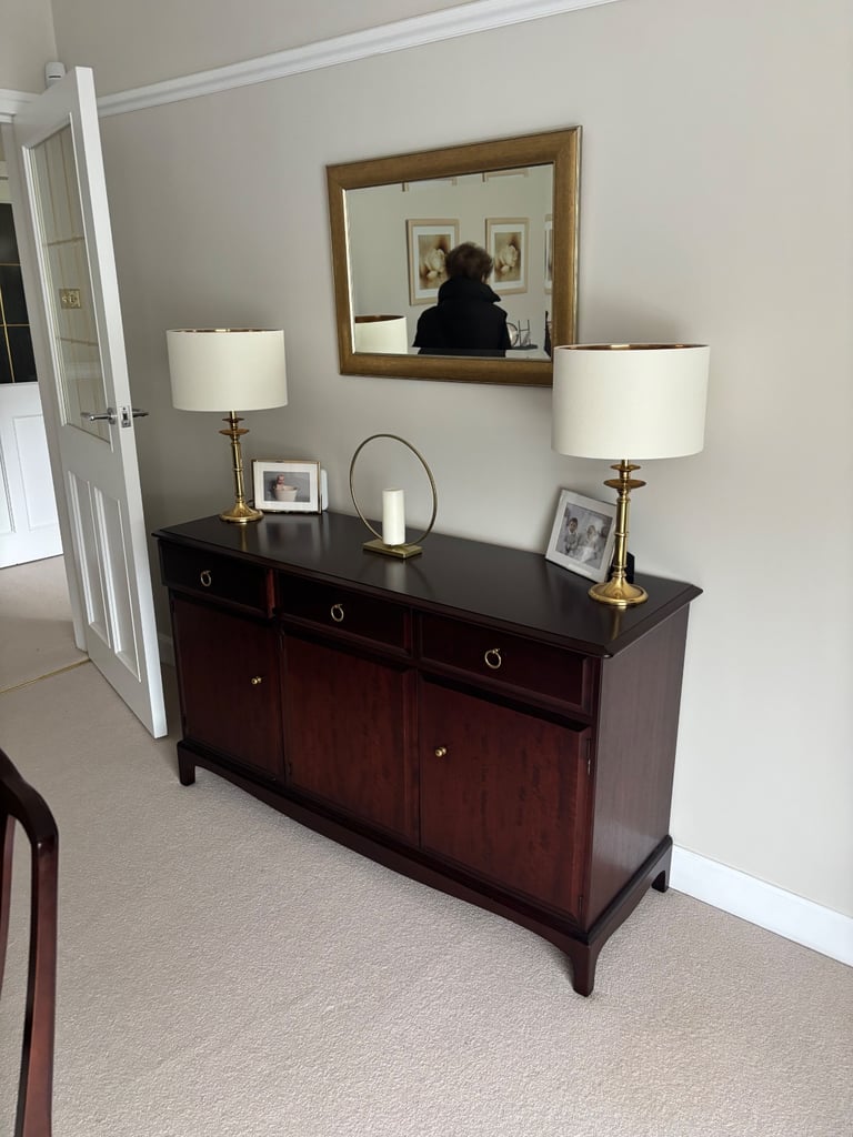 Stag Minstrel Dining Room Furniture
