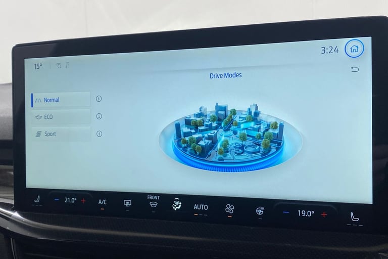 2025 Ford Focus 744494 Hatchback Petrol Manual