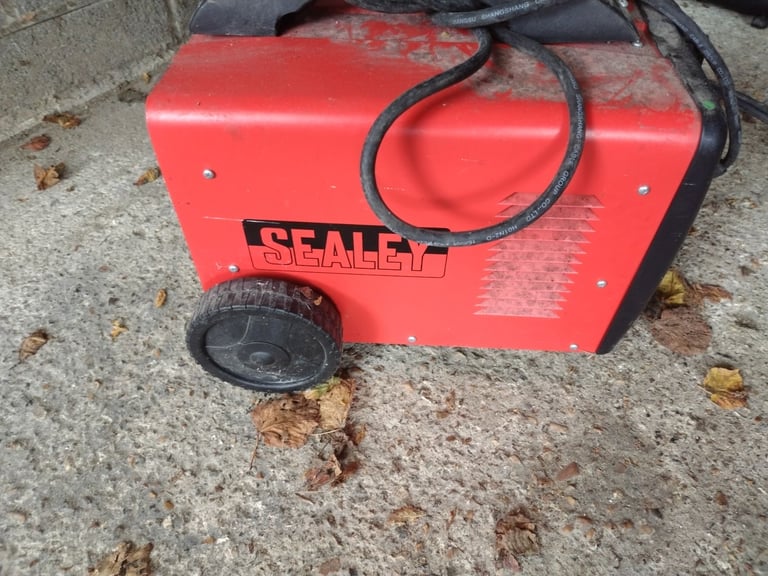 Welding machine sealey selling as not needed anymore good condition good working order 