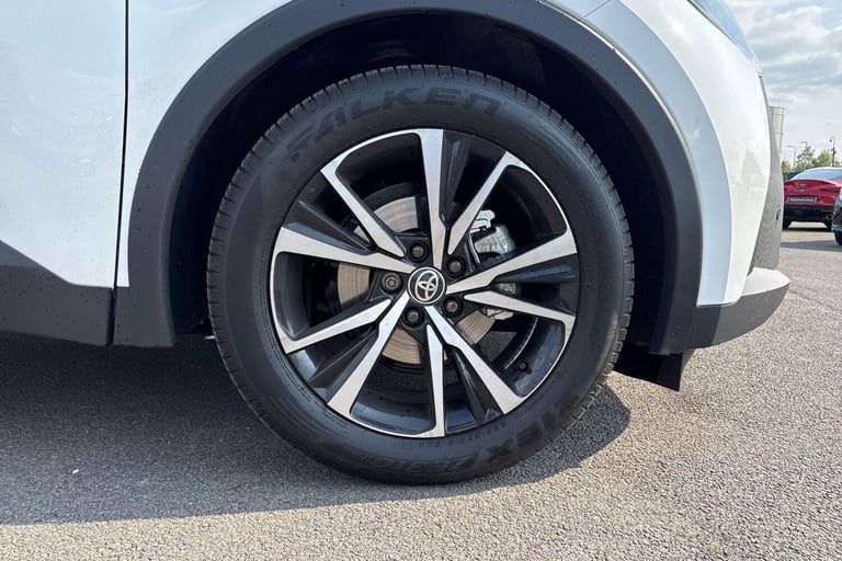 2025 Toyota C-HR 2.0 PHEV Design 5dr CVT SUV Hybrid Automatic