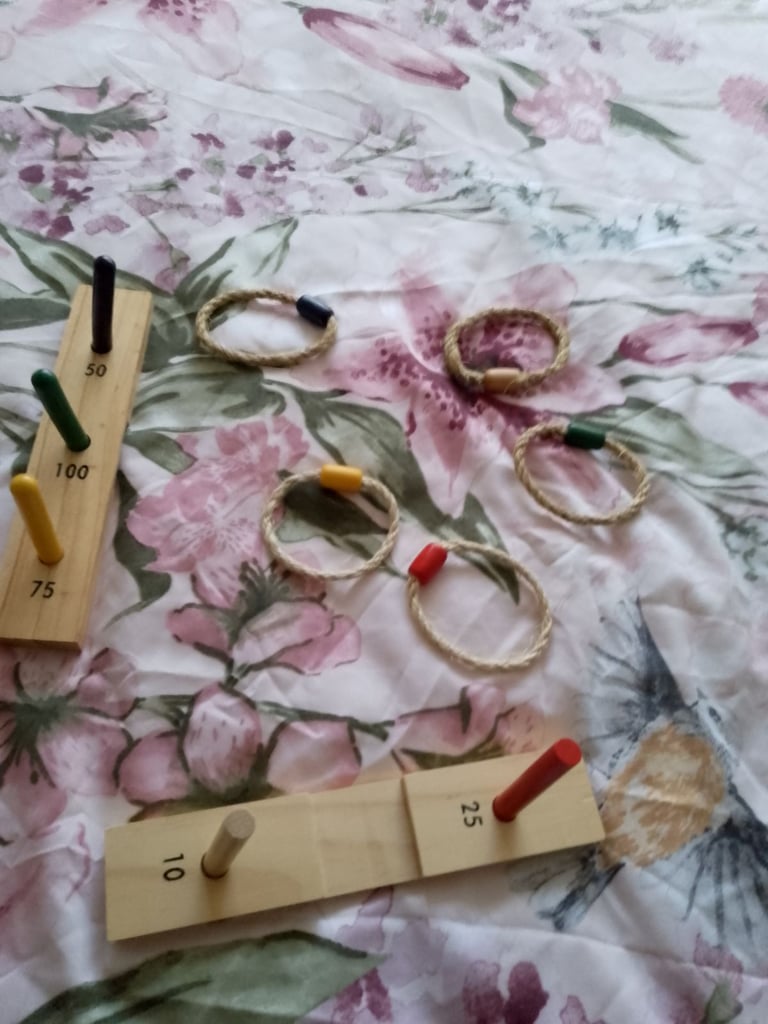 Travel deck quoits game