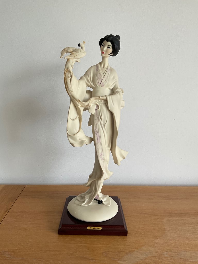 Giuseppe Armani figurine - Oriental Lady with Parrot