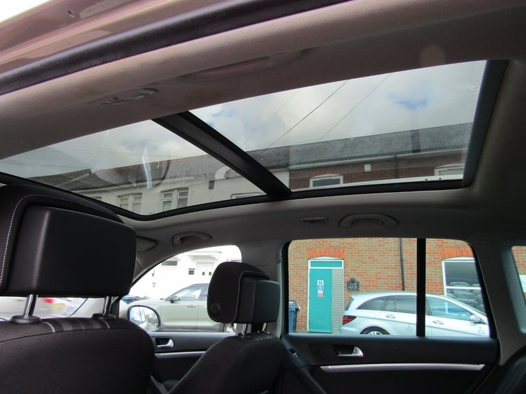 2015 Volkswagen Tiguan 2.0 TDi BLUEMOTION SPORT 4WD DSG 5DR LHD 4x4 Diesel Automatic