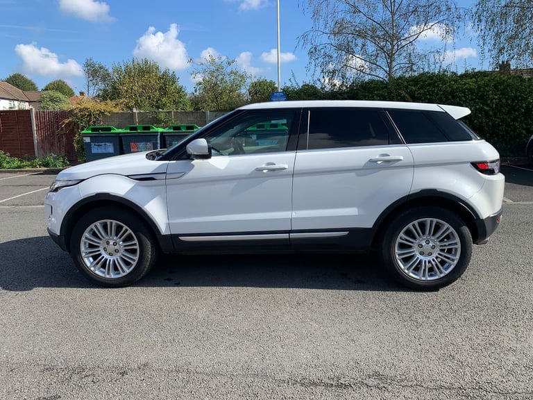 LANDROVER  EVOQUE  2.2  SD4   AUTO  2011  IN VGC  NEW SERVICE NEW MOT WARRANTY GIVEN 