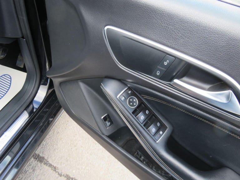 2013 Mercedes-Benz CLA 1.6 CLA180 Sport Coupe Euro 6 (s/s) 4dr SALOON Petrol Manual