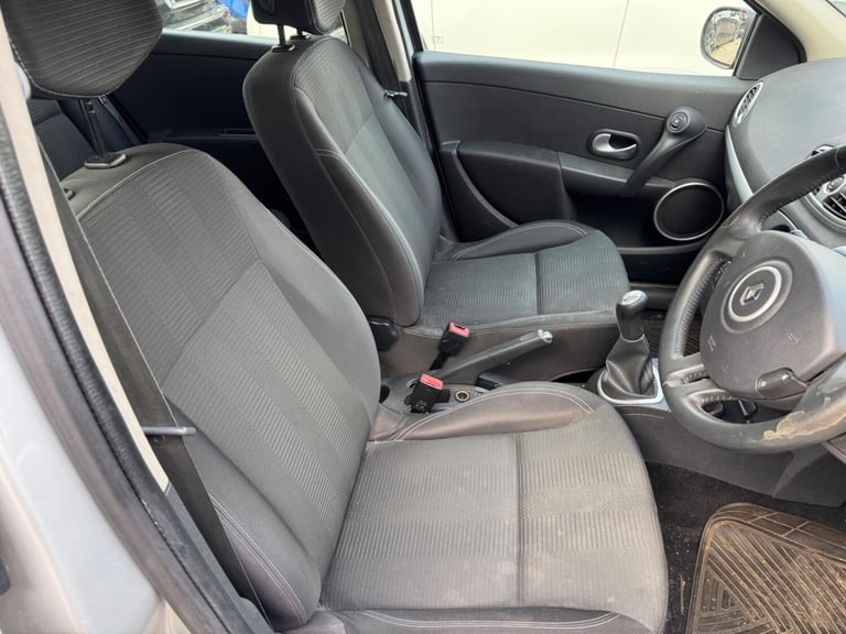 2010 Renault Clio 1.5 dCi Dynamique Sport Tourer 5dr (Tom Tom) ESTATE Diesel Manual