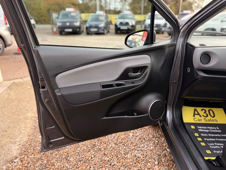 2015 Toyota Yaris 1.4 D-4D Icon Euro 6 5dr Hatchback Diesel Manual