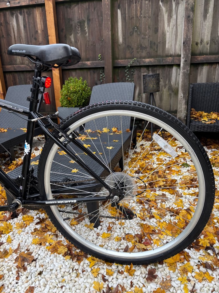 Men’s Lightweight APOLLO Code Hybrid Bike (Fantastic Condition)