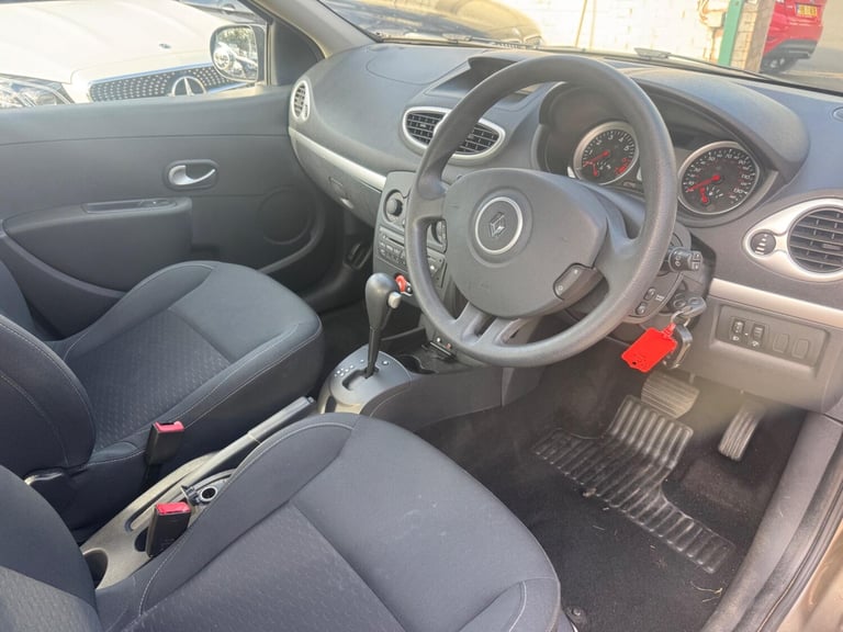 2009 Renault Clio 1.6 VVT Expression Auto Euro 5 5dr HATCHBACK Petrol Automatic