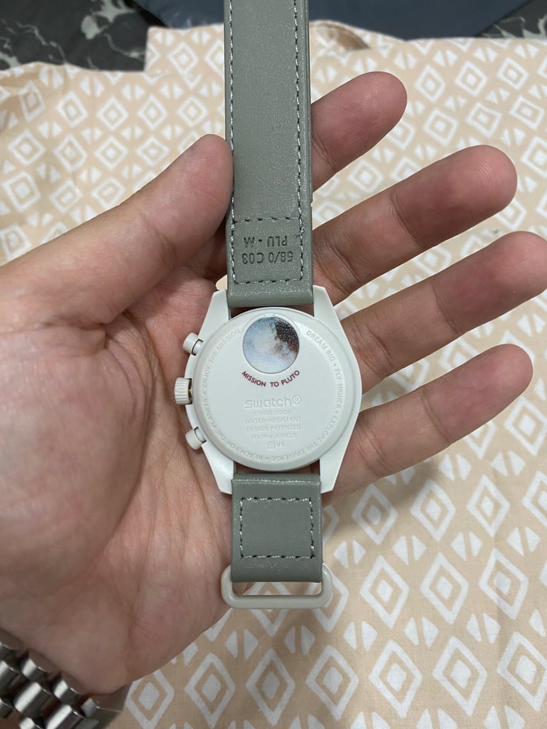 Omega x Swatch Moonswatch - Mission to Pluto