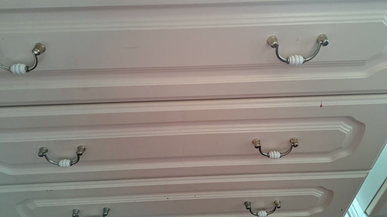3 sets of drawers 