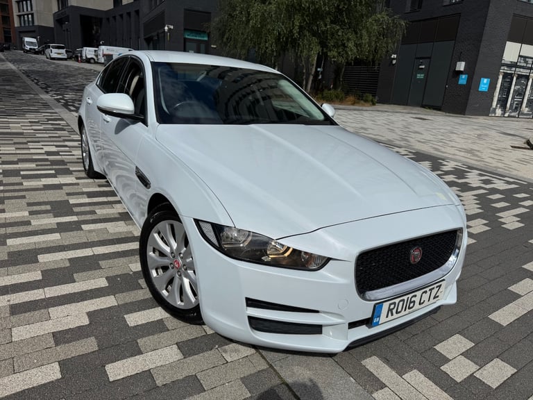 image for 2016 JAGUAR XE SE 2.0 DIESEL 6 SPEED MANUAL 4dr SALOON WHITE