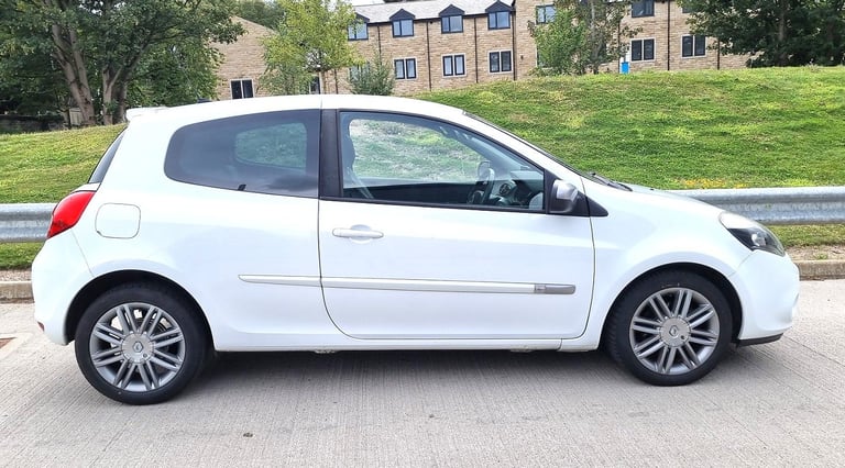 Cheap Renault Clio 1.2 Low Insurance 3Dr Full Service History Low Tax (GOLF A3 POLO FABIA CORSA)
