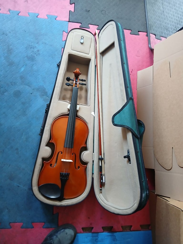 4/4 Violin - Best Christmas Gift - Good as New, Suitable for beginners - Collection W129HA