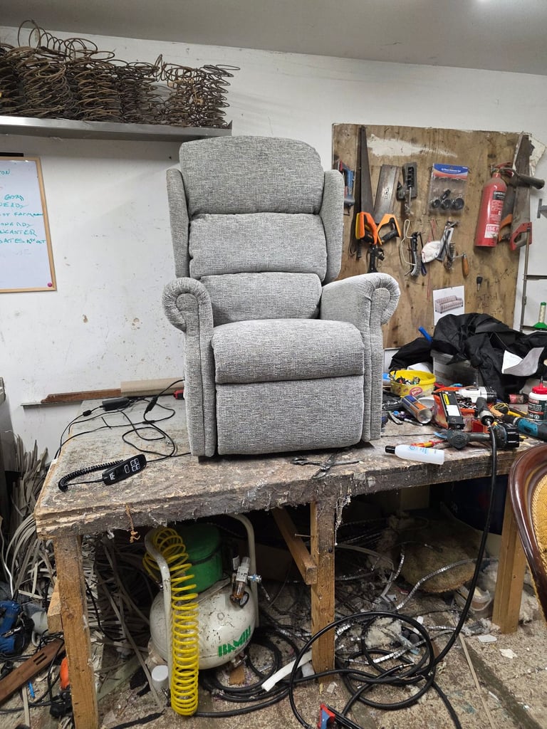 image for Riser recliner 