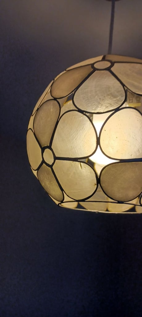 Vintage Capriz shell flower design shade