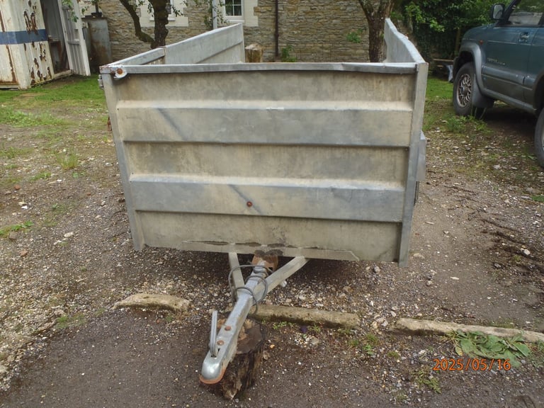 Single axel unbraked trailer 