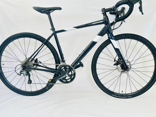 04 Virtually New CANNONDALE SYNAPSE Size/54 cm Road Bike MINT in