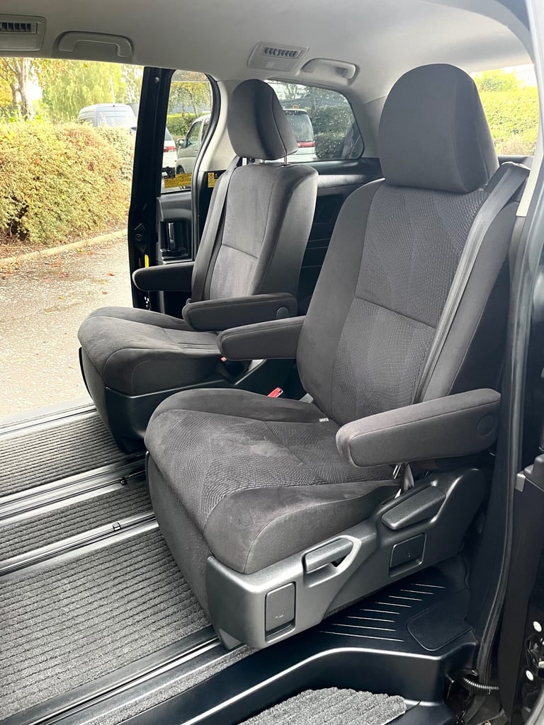 2012 Toyota Estima AERAS FRESH IMPORT 2.4 AUTO 5 DOOR PETROL MPV 7 SEATS ULEZ 4/B GRADE MPV Petro...