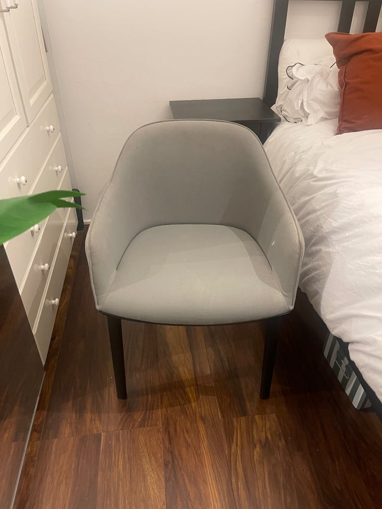 image for 4 Grey dining table chairs 