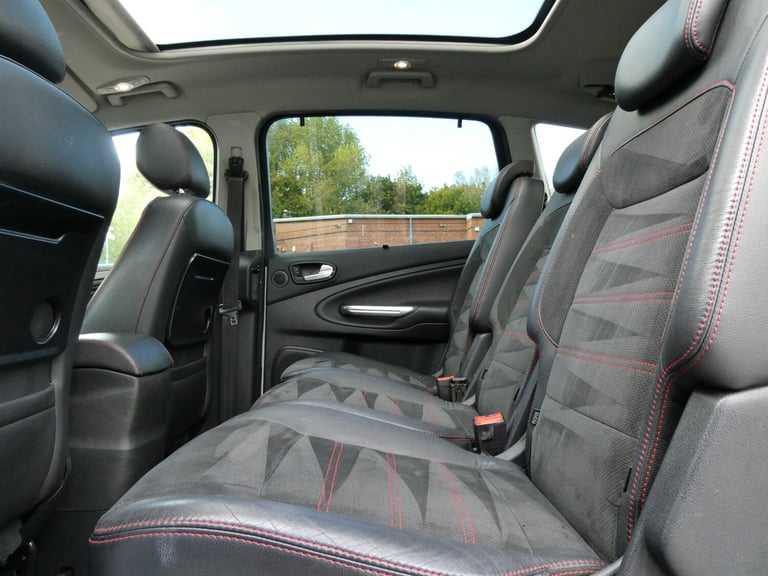 2.2 TDCi 200 Titanium X Sport 5dr *12 SERVICES +PAN ROOF +CRUISE +BTOOTH*