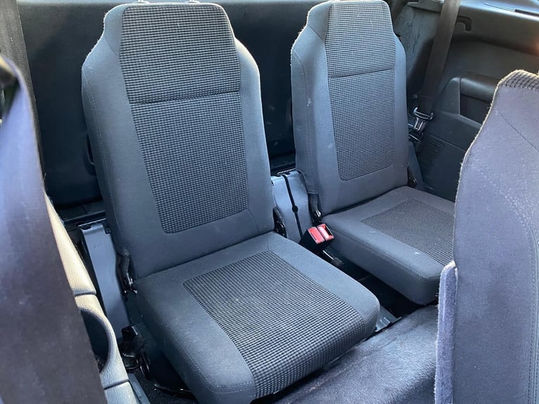 2015 Peugeot 5008 1.6 e-HDi Active MPV 5dr Diesel EGC Euro 5 (s/s) (115 ps) MPV Diesel Automatic