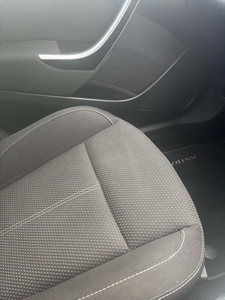 Vauxhall, ASTRA, Hatchback, 2013, Manual, 1956 (cc), 5 doors