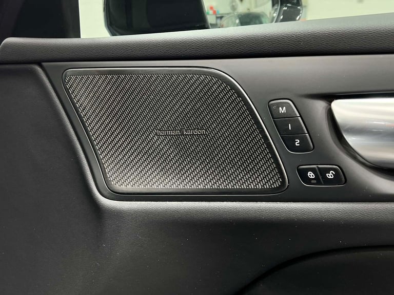 2023 Volvo V60 2.0 V60 Ultimate B4 MHEV Auto 5dr Estate Hybrid Automatic