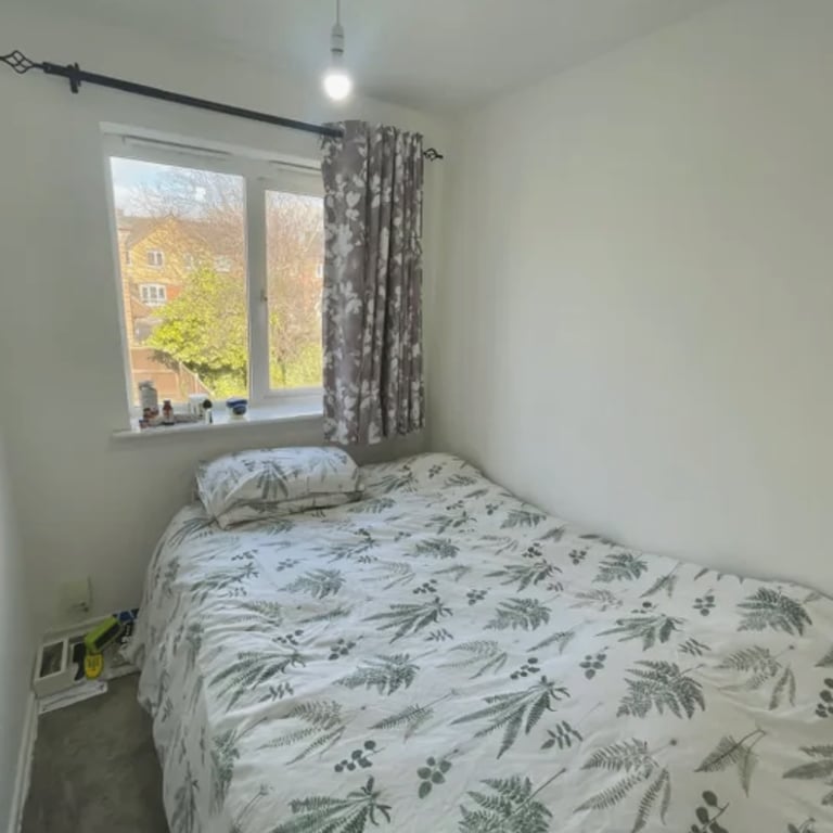 1 tiny and 1 large size NO-COST rooms available in Nineveh Road, Birmingham!